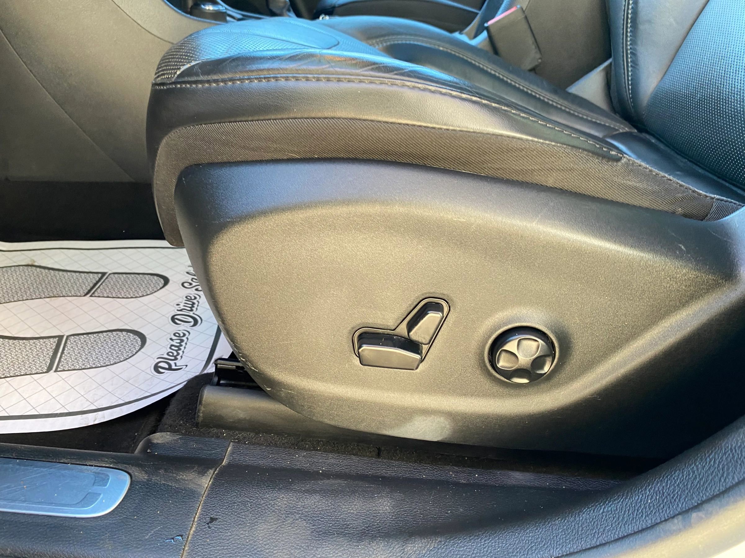 Used 2019 Jeep Cherokee Limited image 25