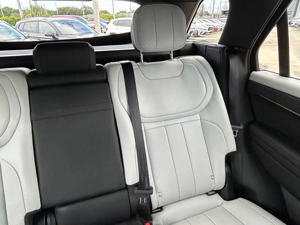 Used 2024 Land Rover Range Rover Sport Dynamic SE AWD/4WD image 14