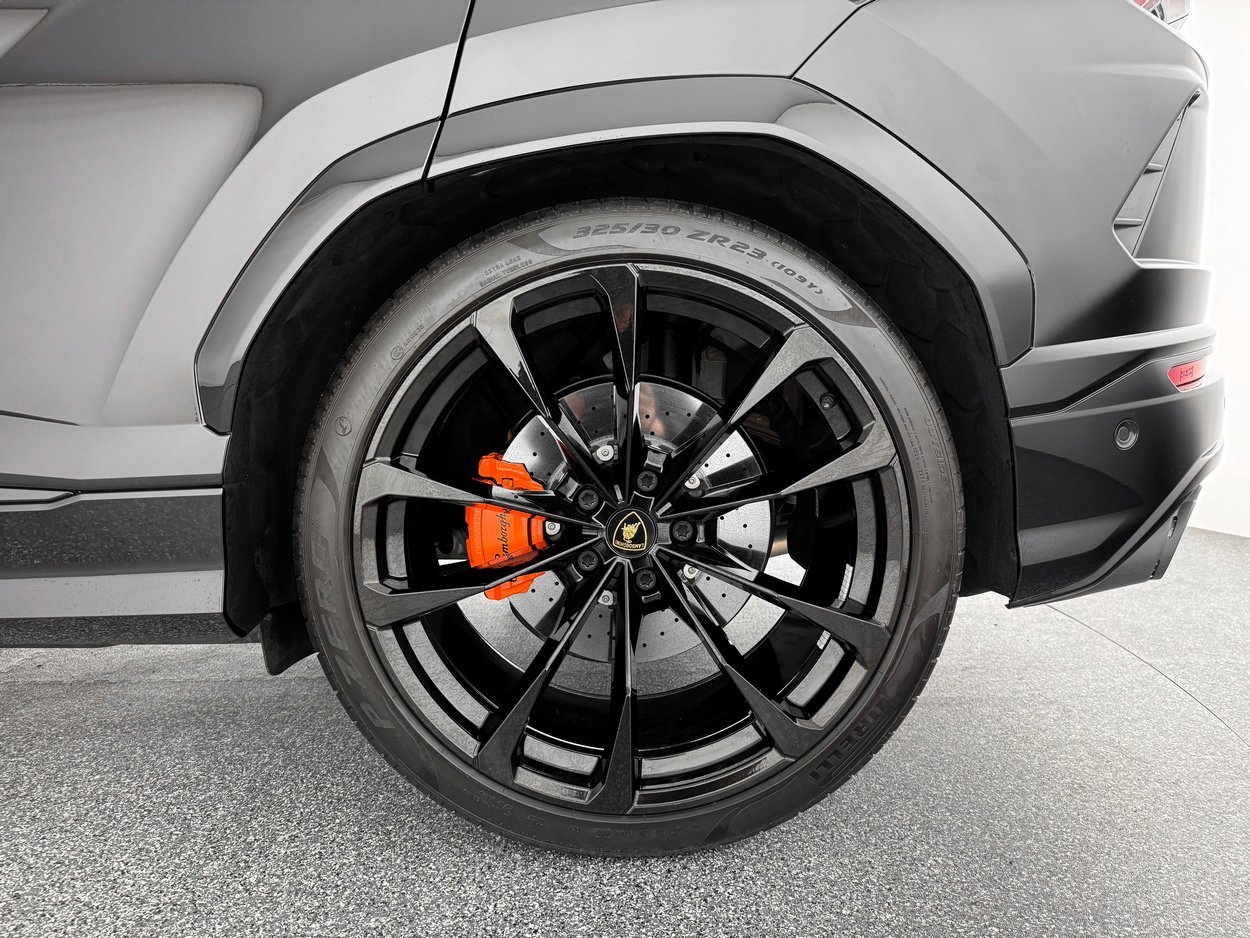 Used 2022 Lamborghini Urus image 33