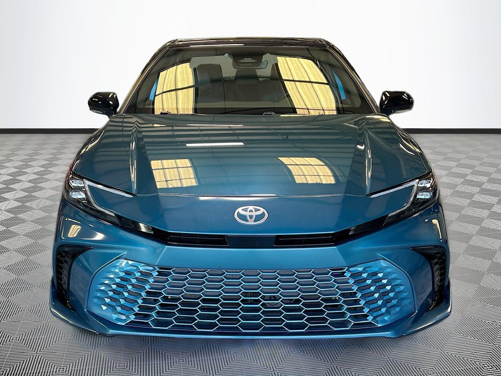 Used 2025 Toyota Camry XSE FWD image 2
