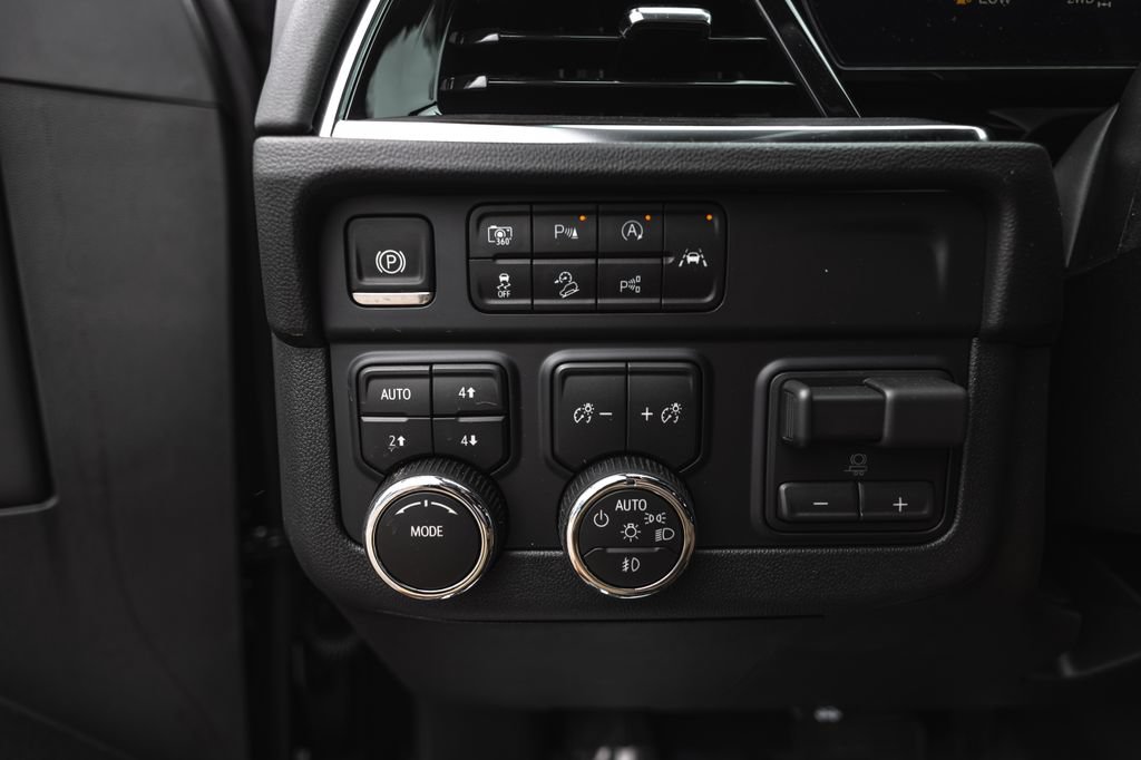 New 2026 Chevrolet Tahoe LT w/ Comfort Package AWD/4WD image 19