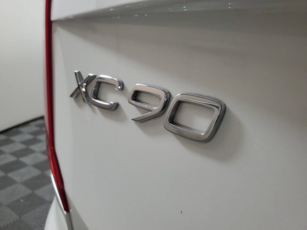 Certified 2025 Volvo XC90 T8 Core AWD/4WD image 10