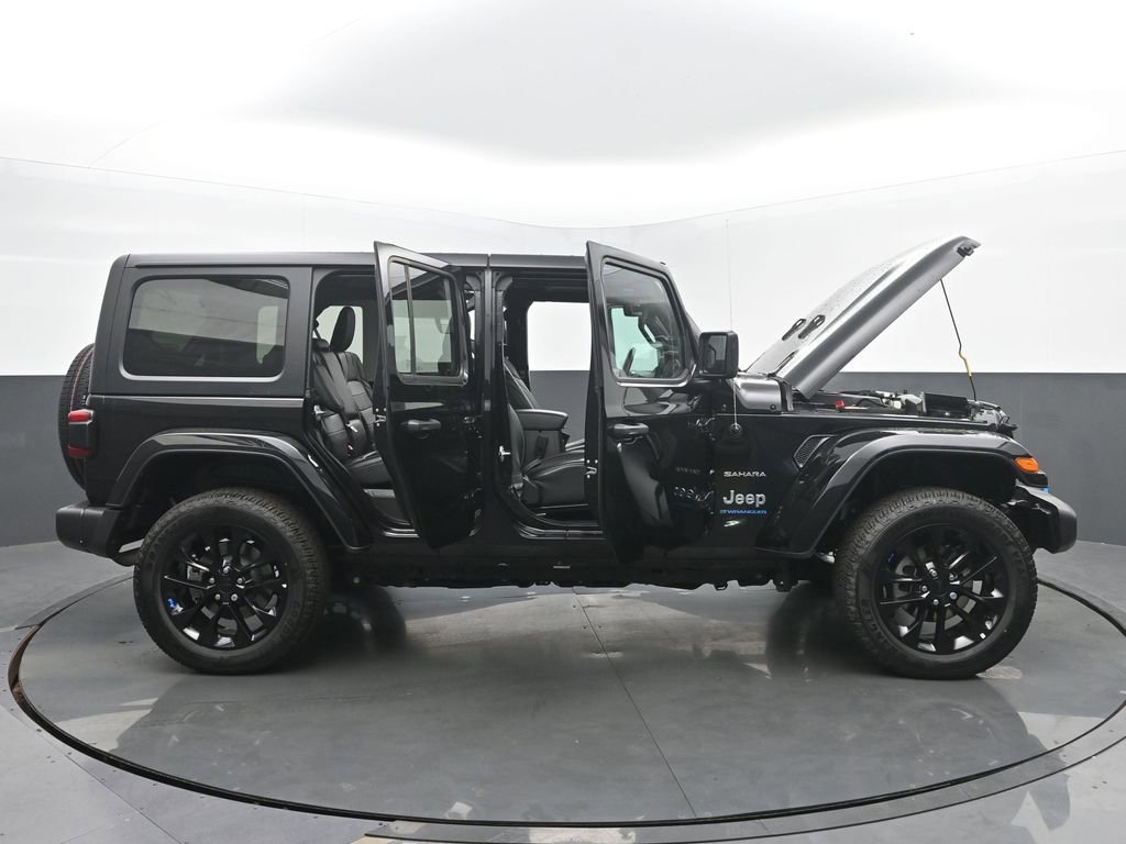 Used 2023 Jeep Wrangler Unlimited Sahara w/ Cold Weather Group AWD/4WD image 55