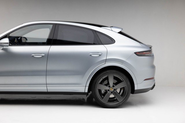 Used 2020 Porsche Cayenne Turbo image 23