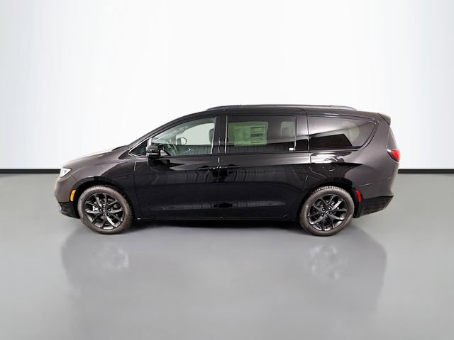 New 2026 Chrysler Pacifica Select w/ S Appearance Package image 4