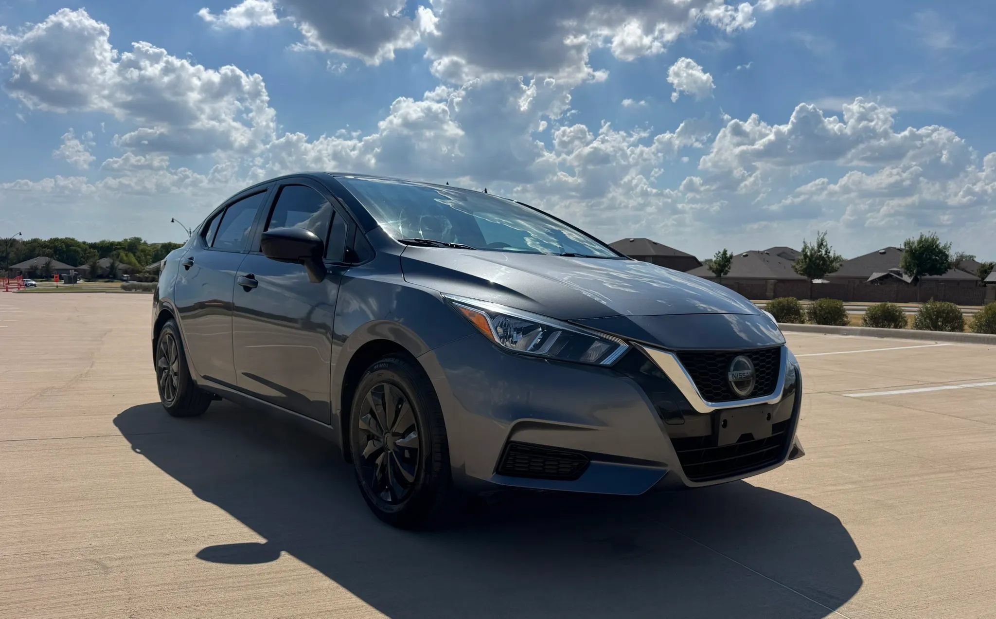 Used 2021 Nissan Versa S FWD image 3