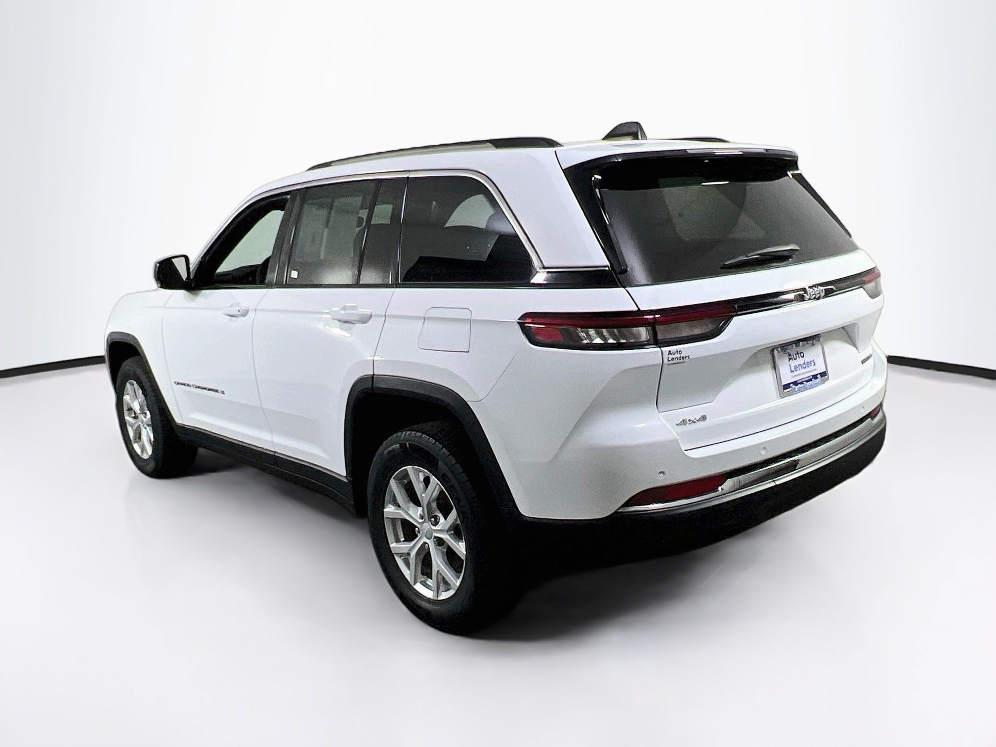 Used 2023 Jeep Grand Cherokee Limited AWD/4WD image 7