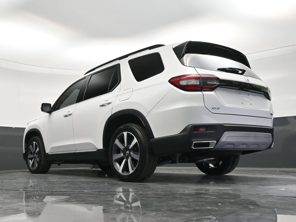 Used 2024 Honda Pilot Touring image 22