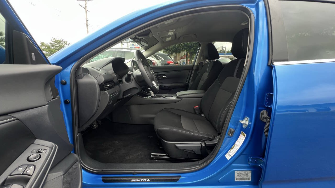 Used 2022 Nissan Sentra SV w/ All-Weather Package FWD image 12