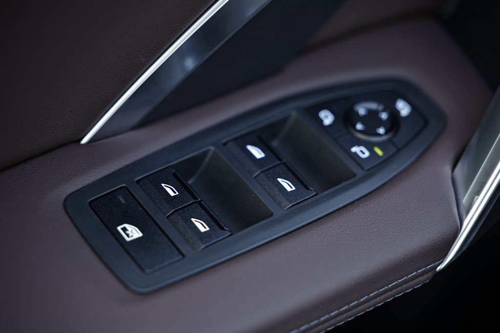 Used 2025 BMW X1 xDrive28i w/ Technology Package image 19