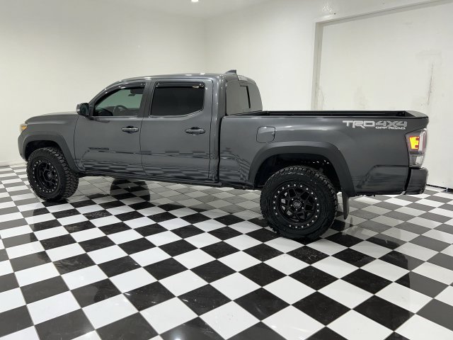 Used 2020 Toyota Tacoma TRD Off-Road w/ Technology Package AWD/4WD image 2