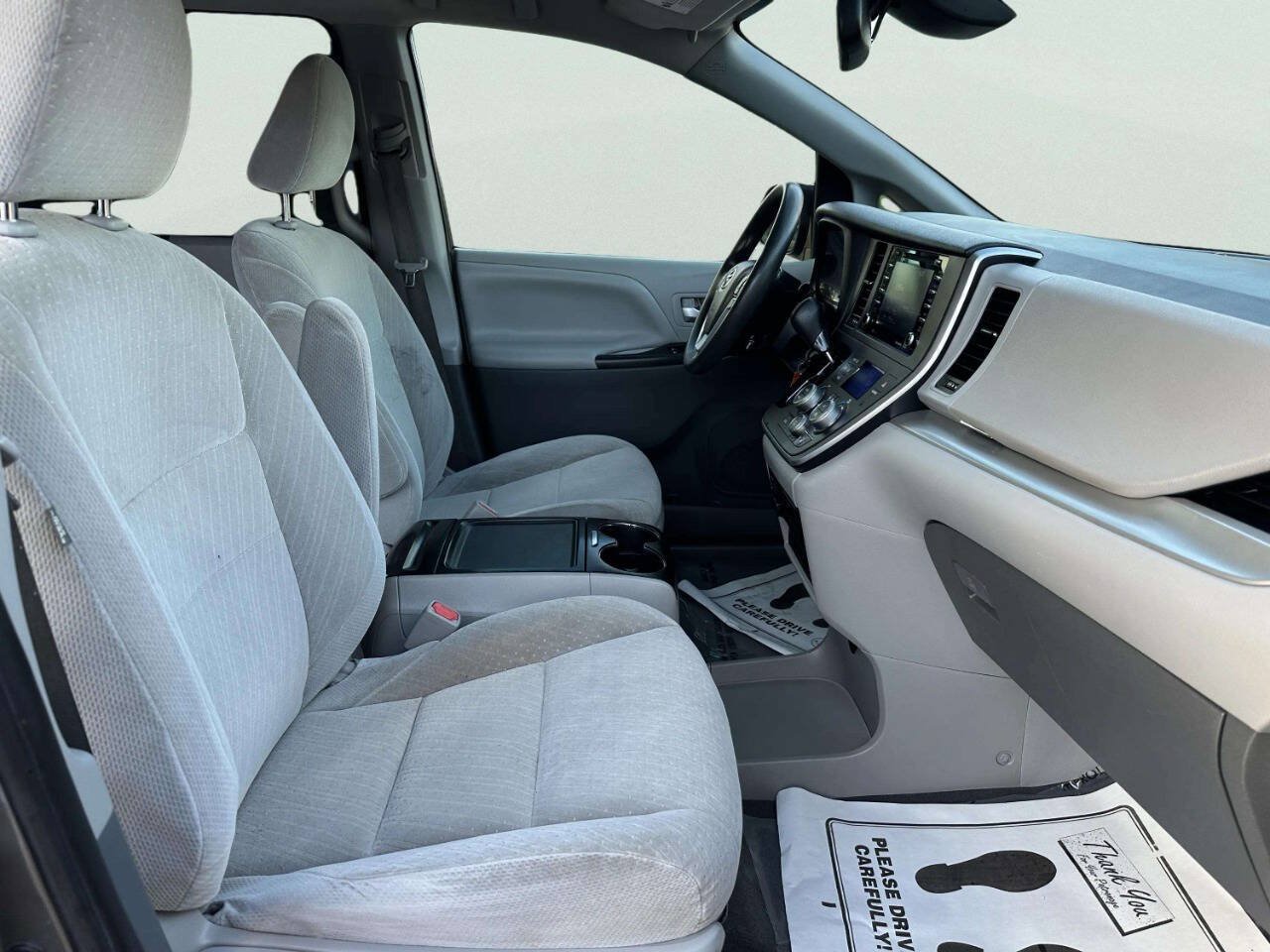 Used 2020 Toyota Sienna LE FWD image 19