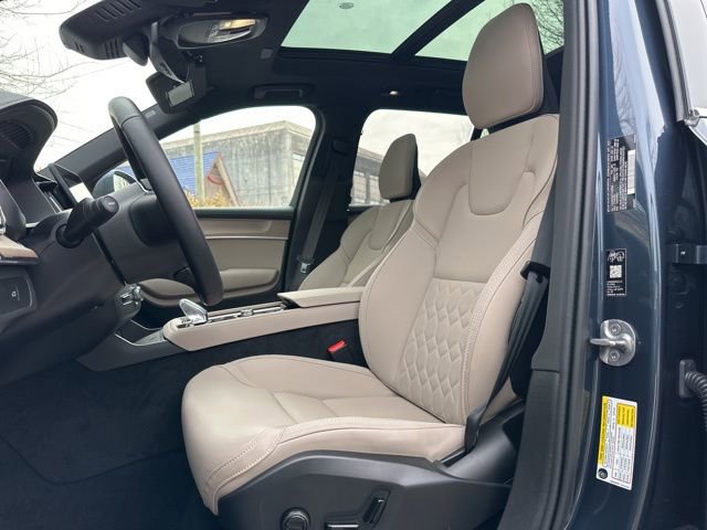 New 2026 Volvo XC90 B6 Plus w/ Protection Package Premier image 13