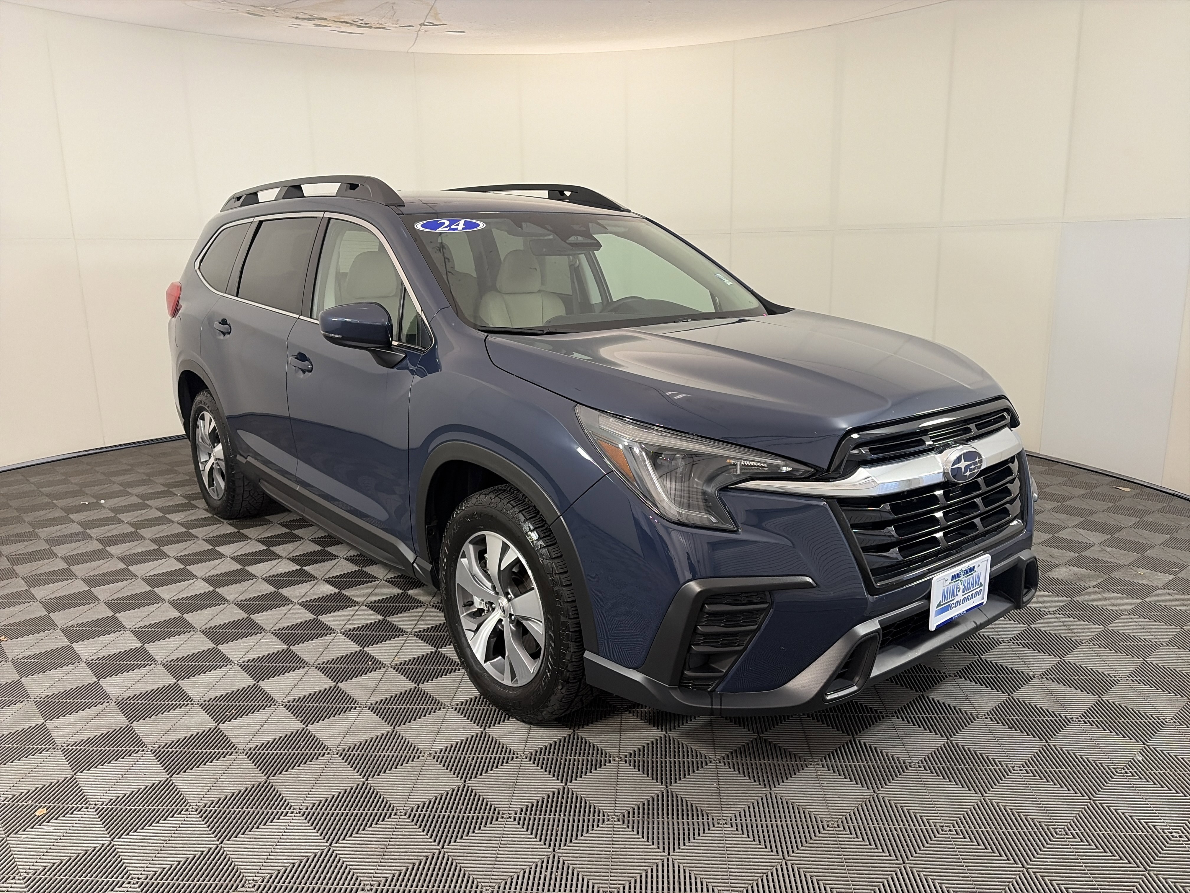 Used 2024 Subaru Ascent Premium w/ Convenience Package image 3