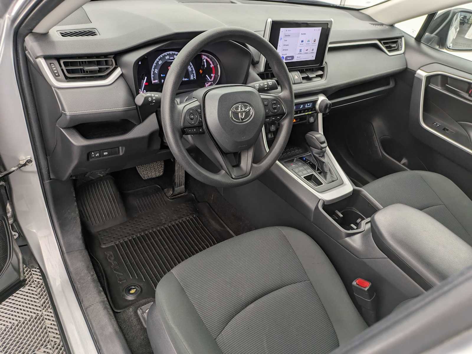 Used 2024 Toyota RAV4 LE AWD/4WD image 2