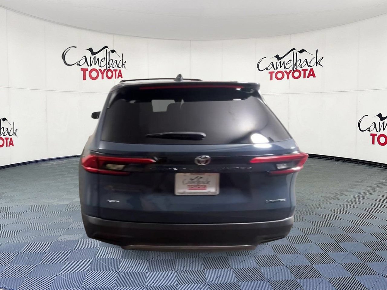 Used 2024 Toyota Grand Highlander AWD image 9