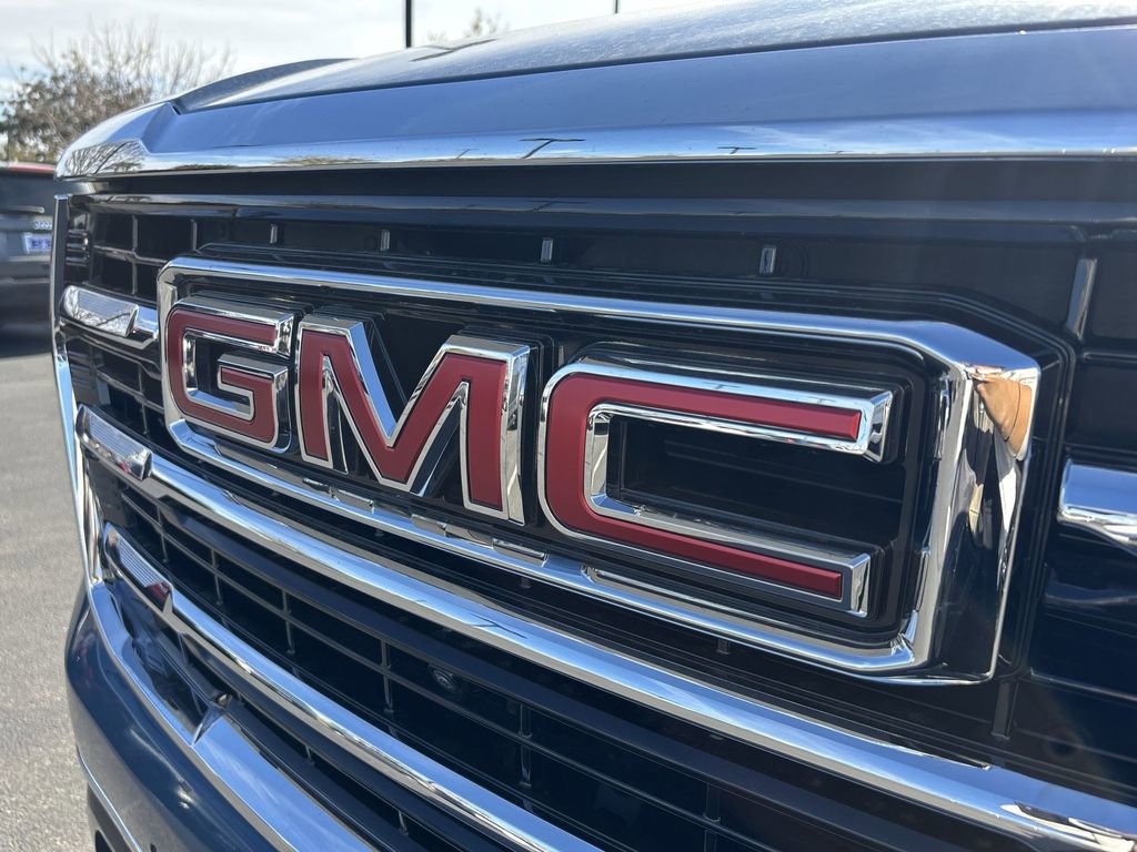 Used 2025 GMC Yukon Elevation image 31