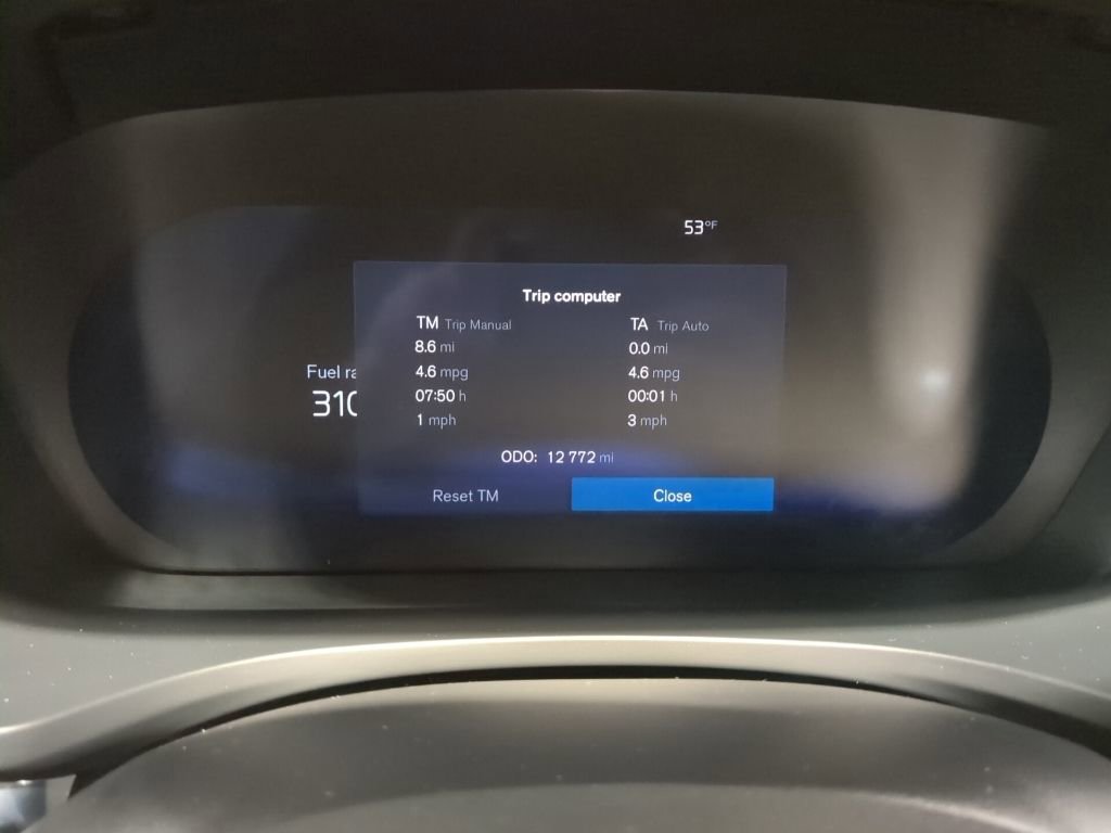 Used 2025 Volvo V60 B5 Cross Country Plus image 13