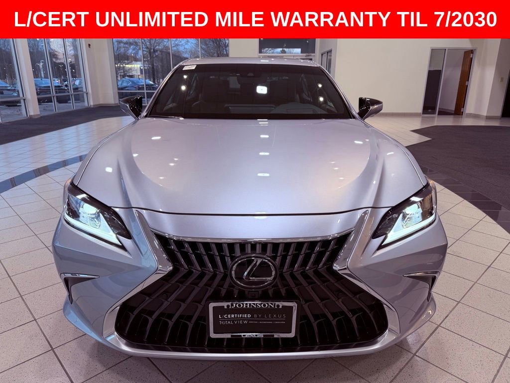 Used 2024 Lexus ES 300h w/ Luxury Package image 2
