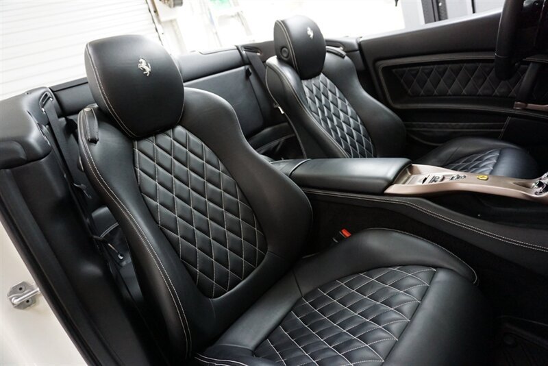 Used 2014 Ferrari California RWD image 19