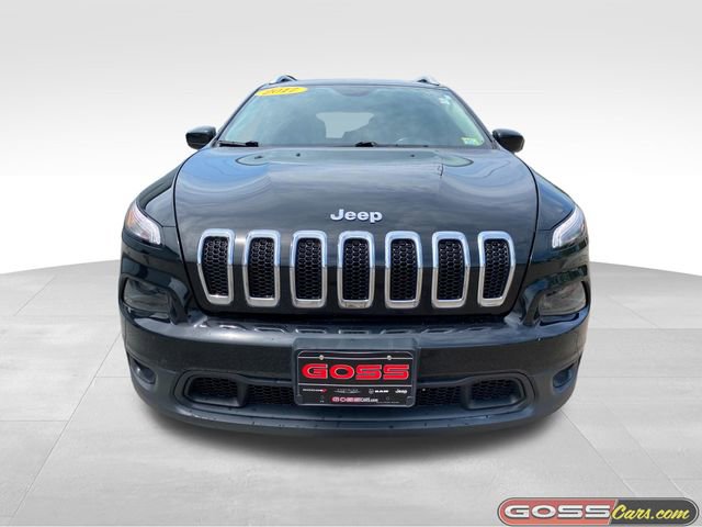 Used 2017 Jeep Cherokee Latitude w/ Cold Weather Group AWD/4WD image 2