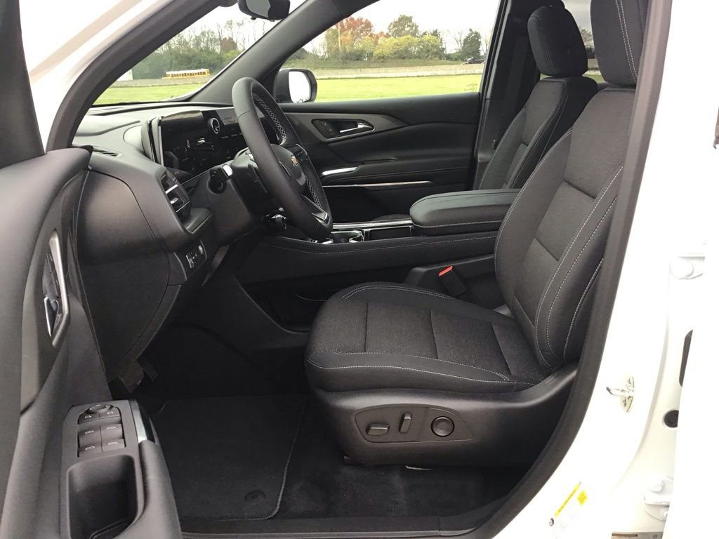 New 2026 Chevrolet Traverse LT w/ Driver Confidence Package image 34