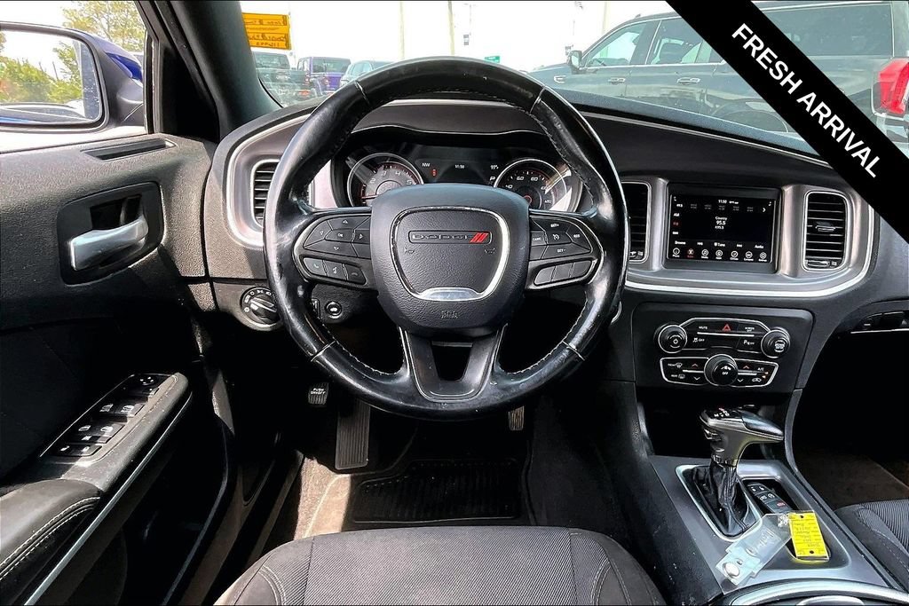 Used 2020 Dodge Charger SXT RWD image 11
