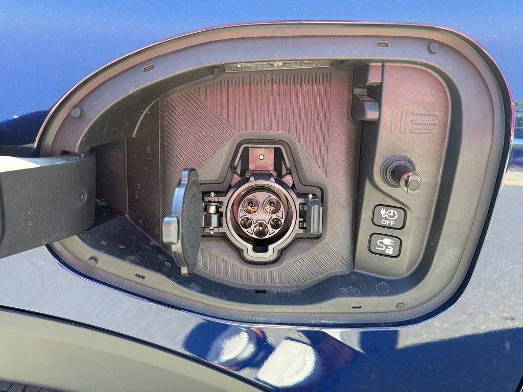 New 2026 Nissan Leaf FWD image 12