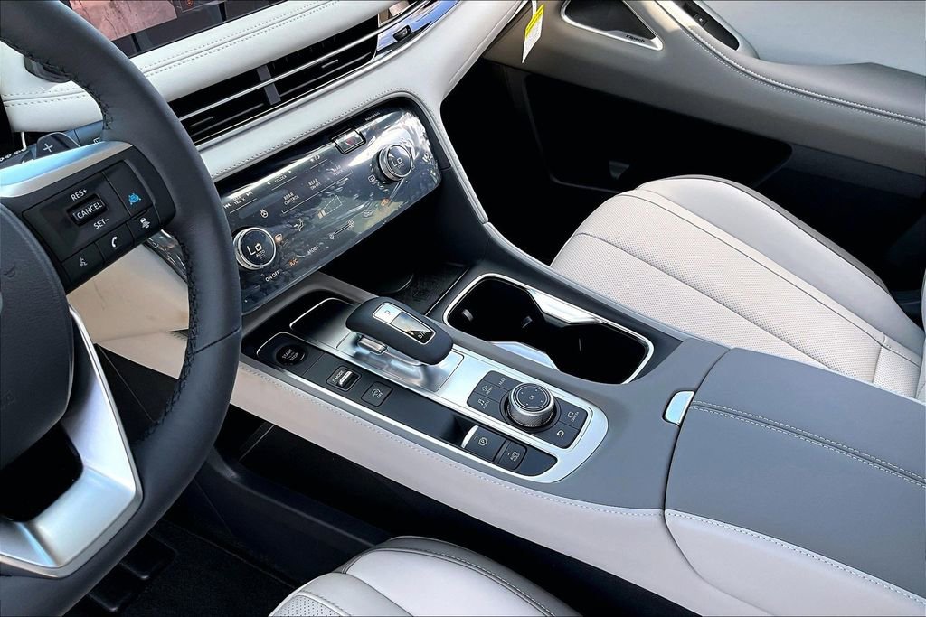New 2027 INFINITI QX60 Luxe FWD image 15