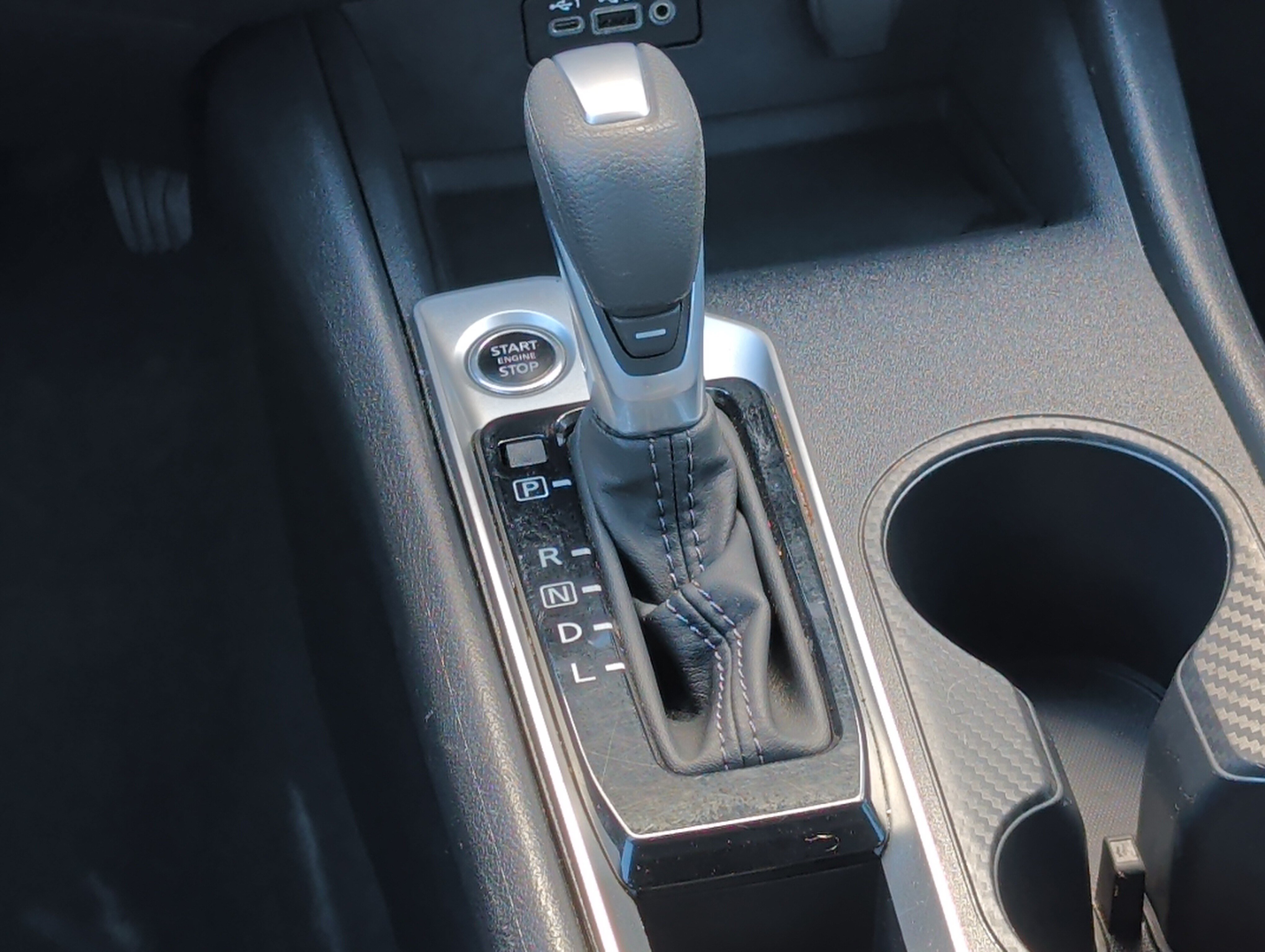 Used 2025 Nissan Altima 2.5 SV FWD image 25
