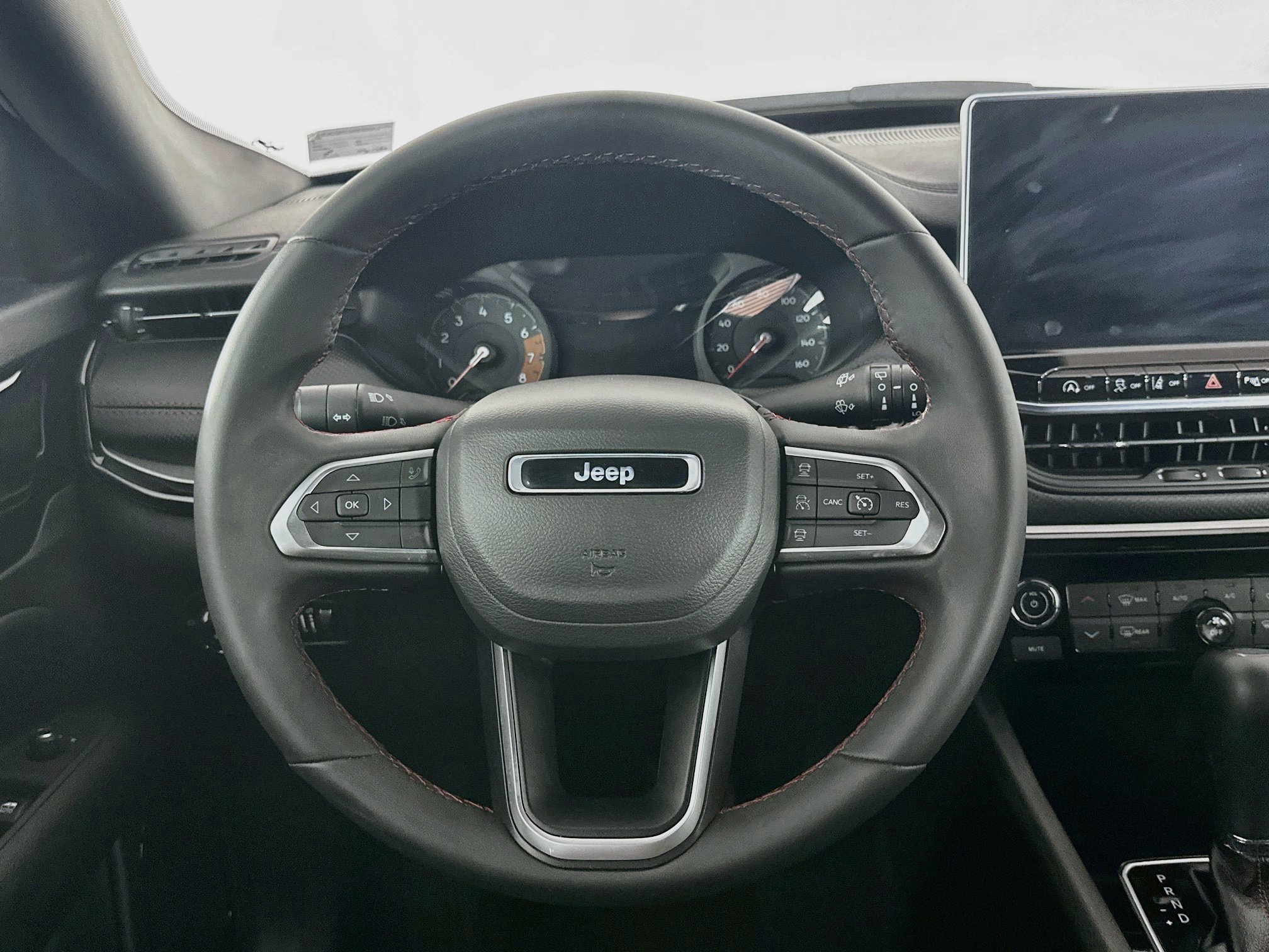 Used 2025 Jeep Compass Trailhawk AWD/4WD image 18