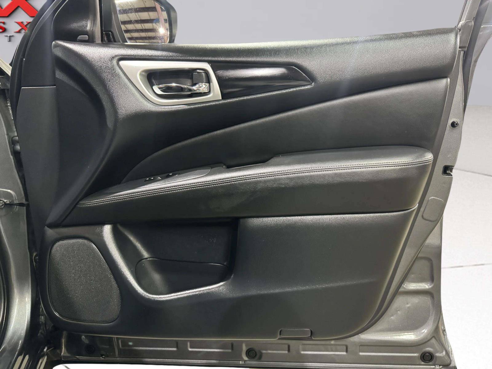 Used 2019 Nissan Pathfinder SV AWD/4WD image 54