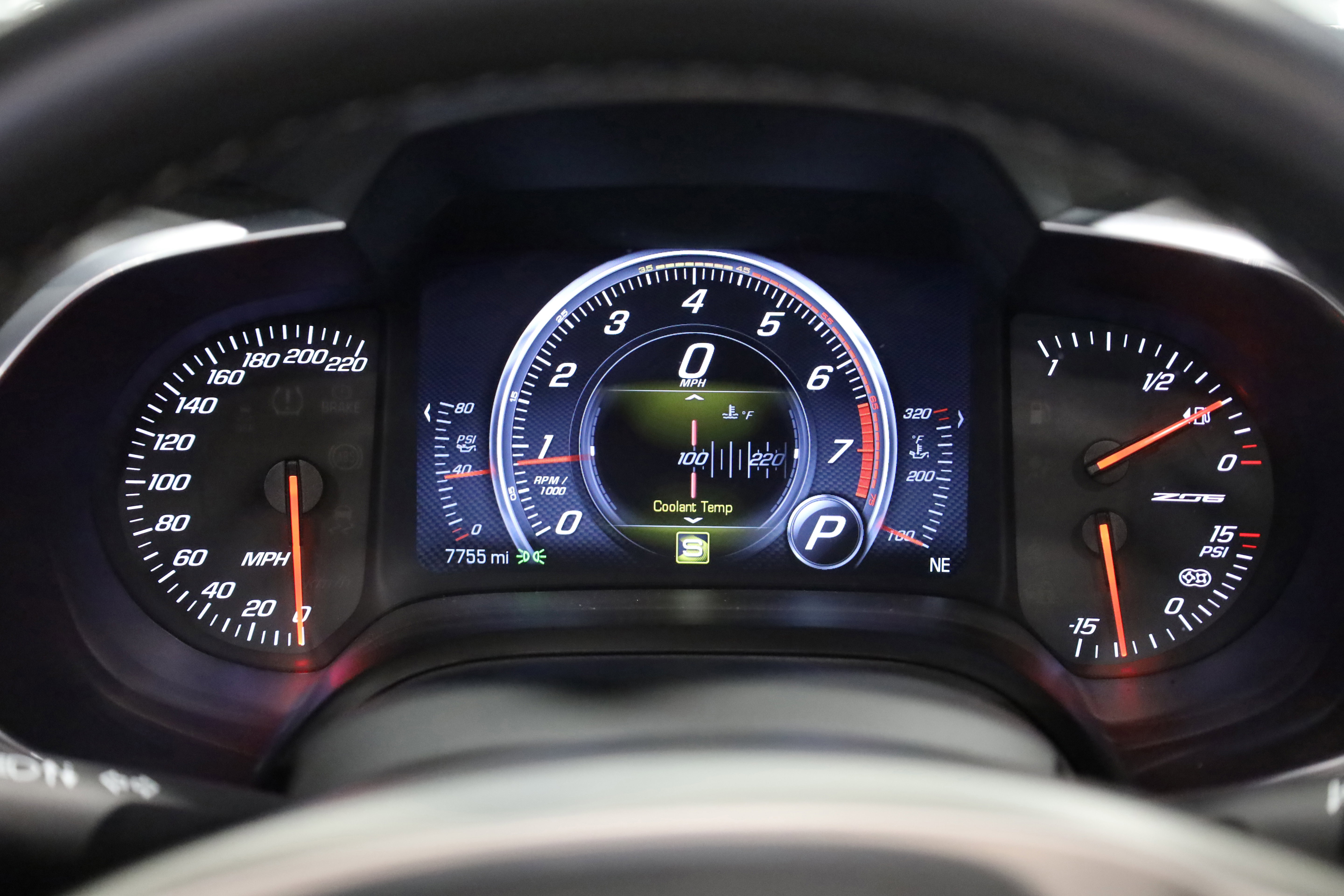 Used 2016 Chevrolet Corvette Z06 w/ 3LZ Preferred Equipment Group image 21