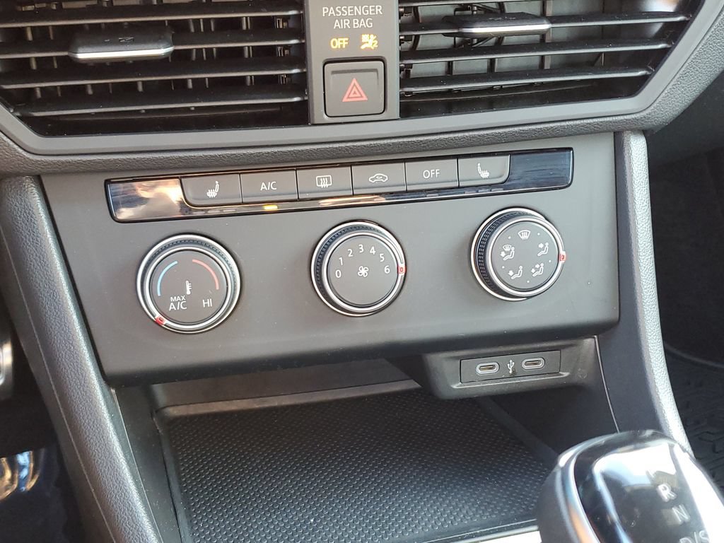 Certified 2024 Volkswagen Jetta Sport FWD image 27