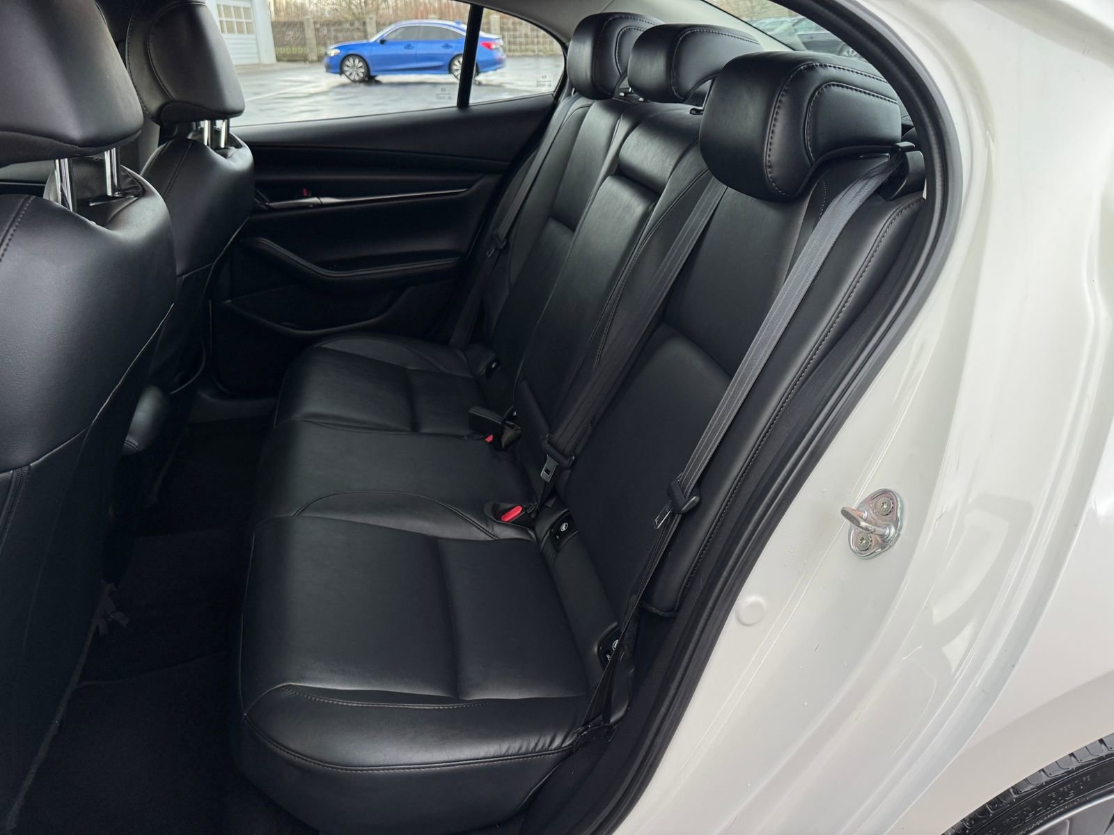 Used 2022 MAZDA MAZDA3 s image 24