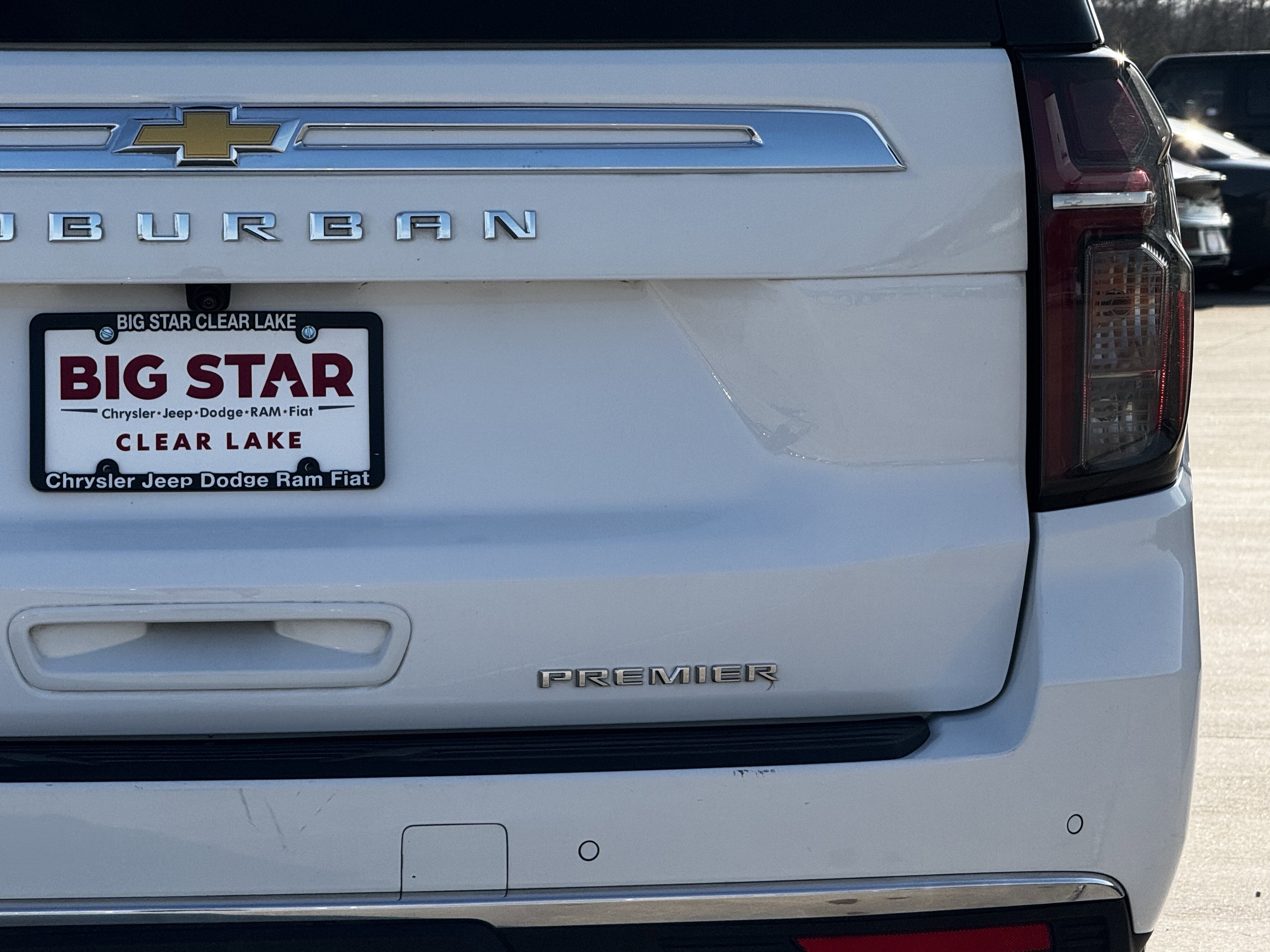 Used 2023 Chevrolet Suburban Premier image 10