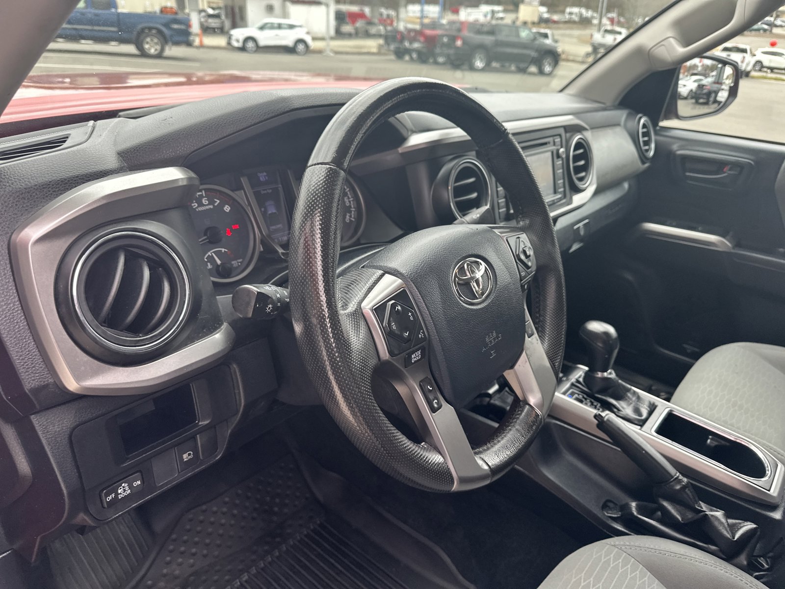 Used 2019 Toyota Tacoma SR5 image 15