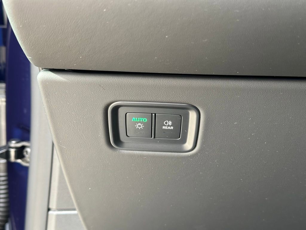 Used 2026 Porsche Macan Electric image 36