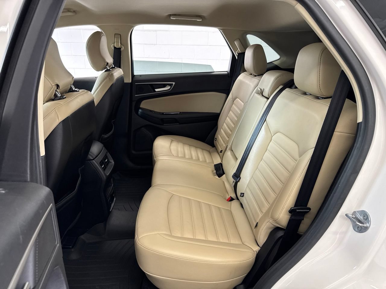 Used 2015 Ford Edge SEL w/ Equipment Group 201A AWD/4WD image 38