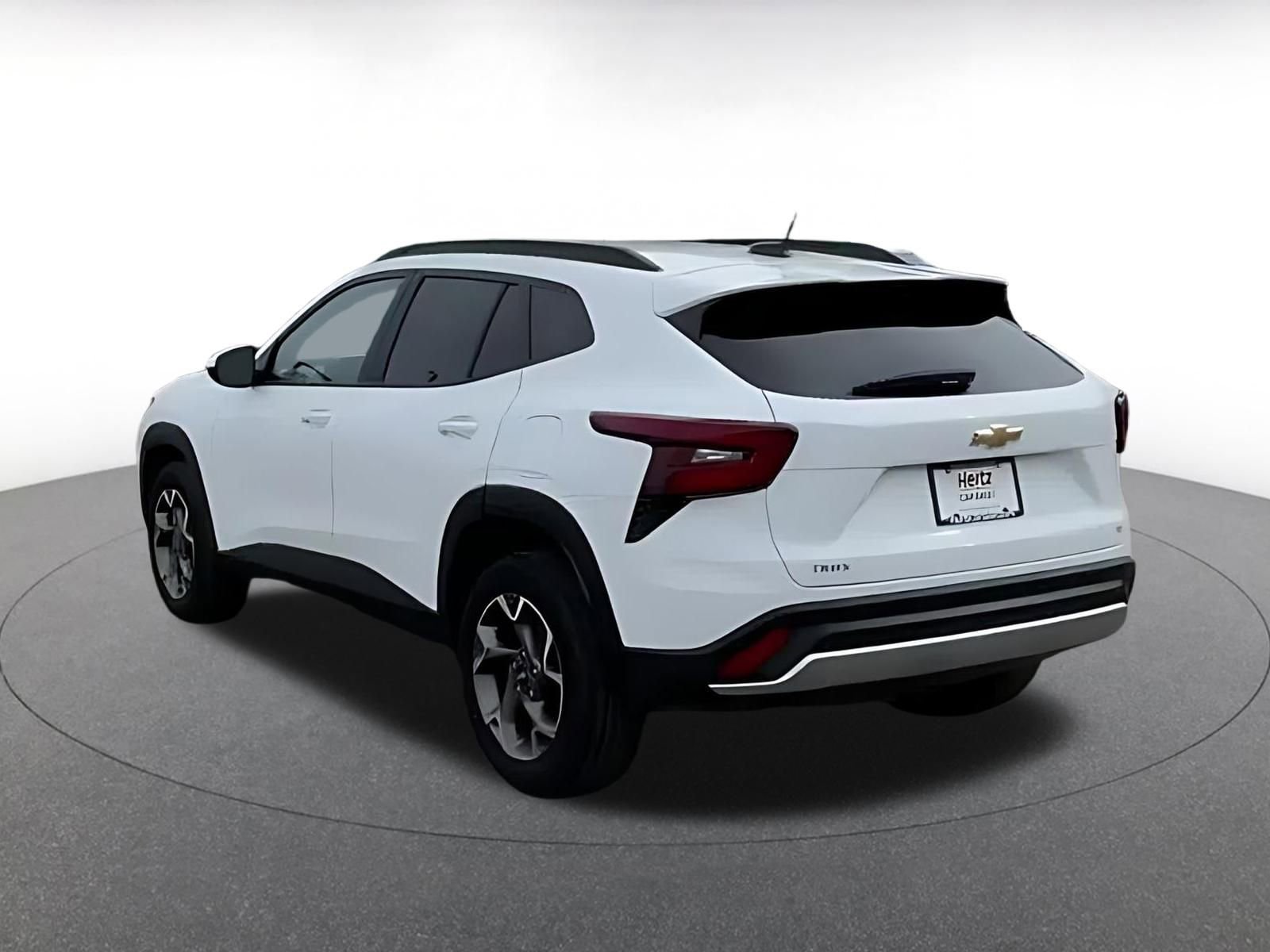 Used 2025 Chevrolet Trax LT image 4