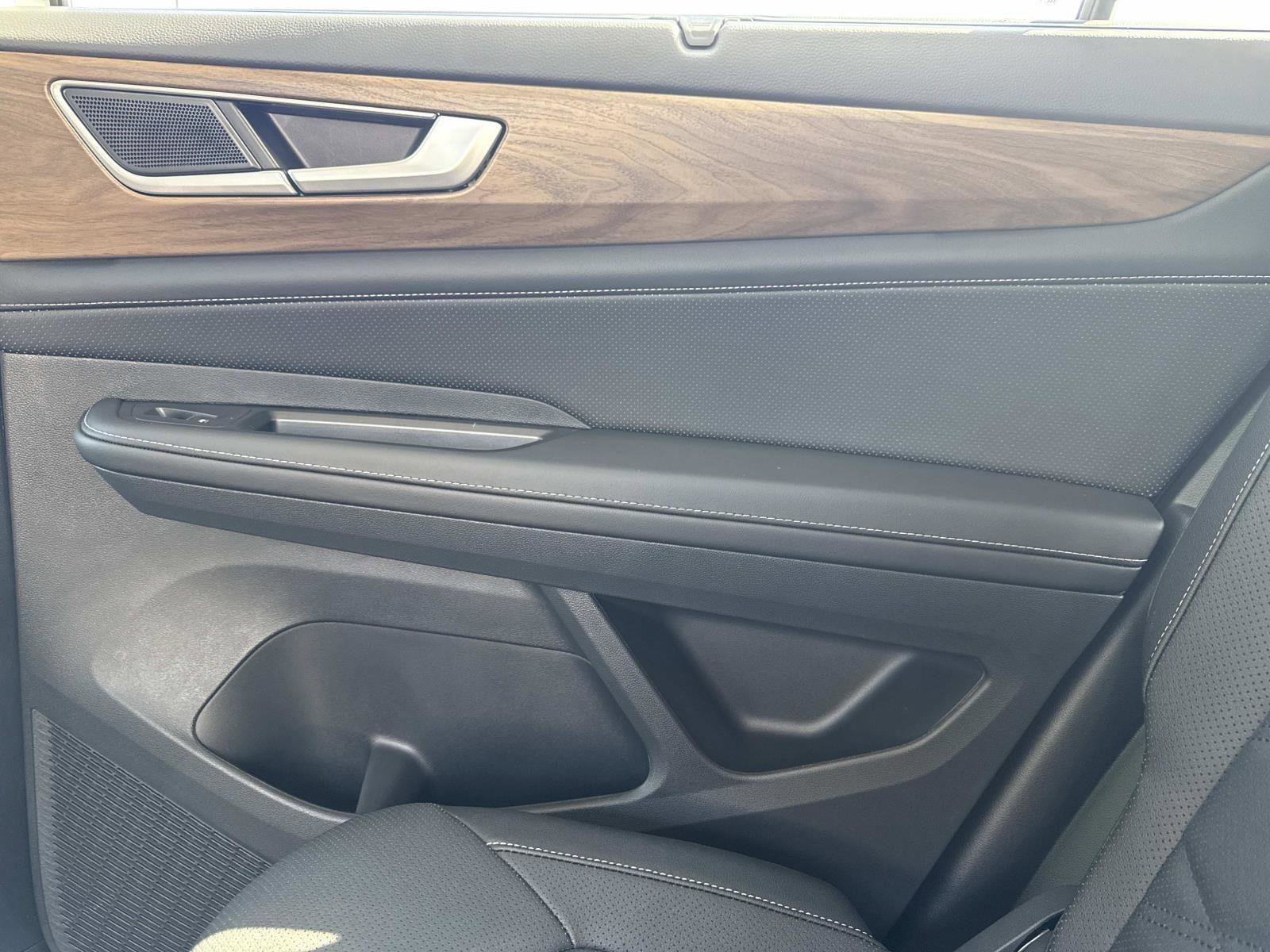 New 2026 Volkswagen Atlas SE image 11