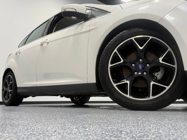 Used 2016 Ford Focus Titanium FWD image 3
