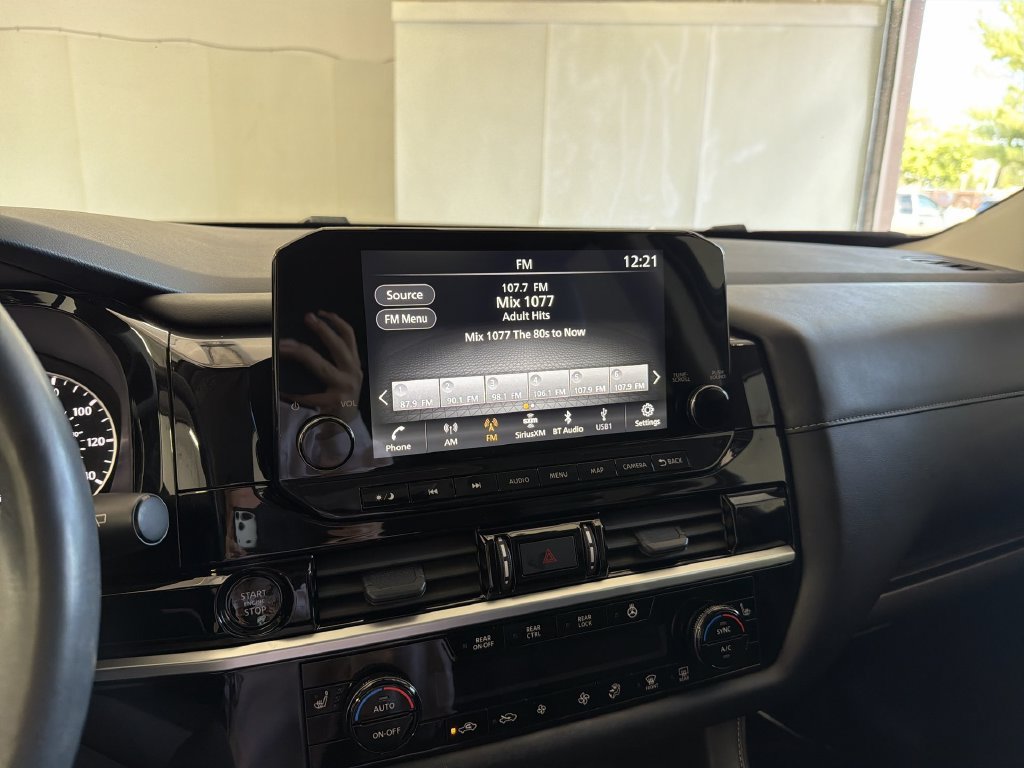 Certified 2025 Nissan Pathfinder SL FWD image 28