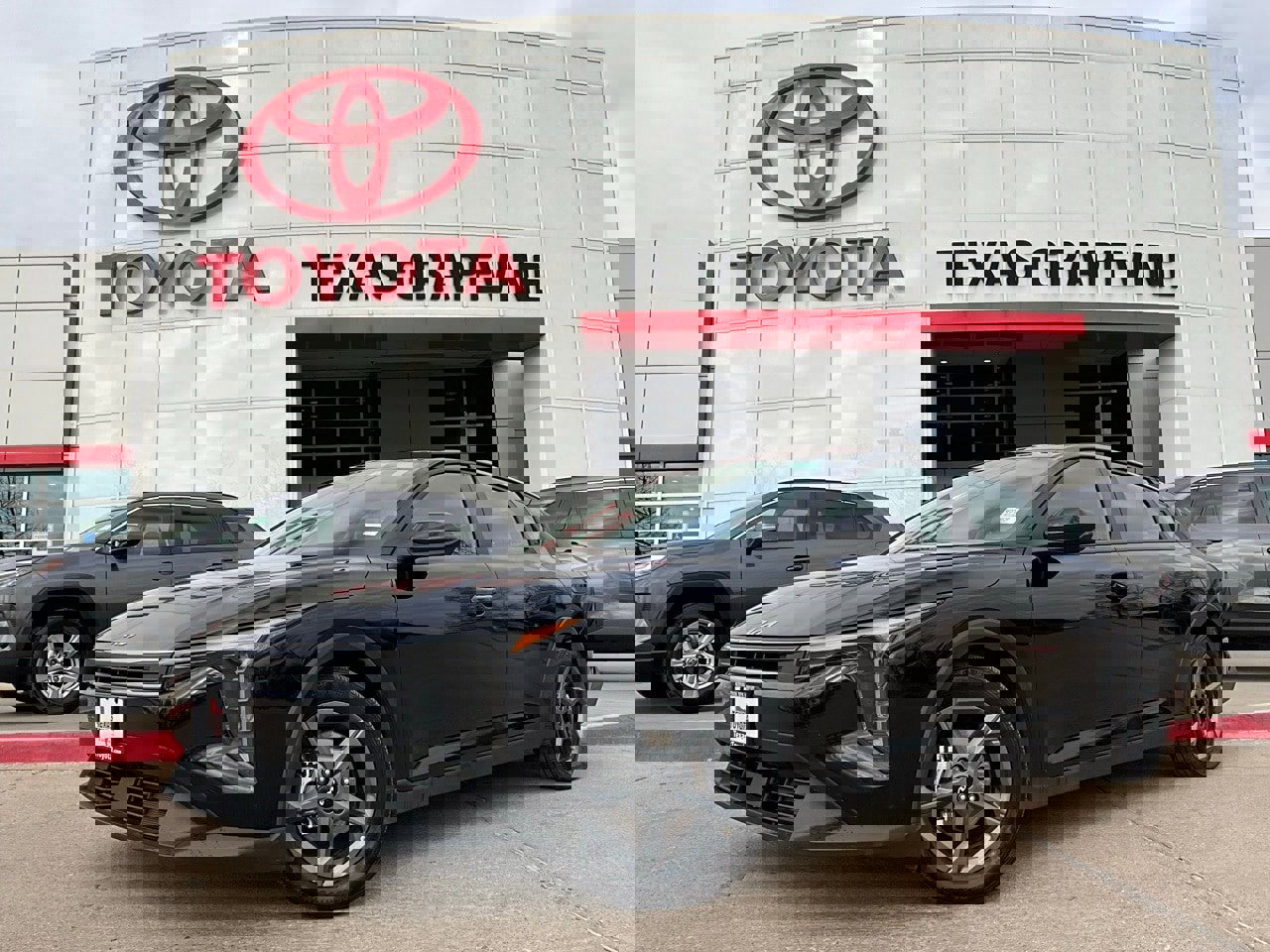 Used 2025 Kia K4 LXS image 2