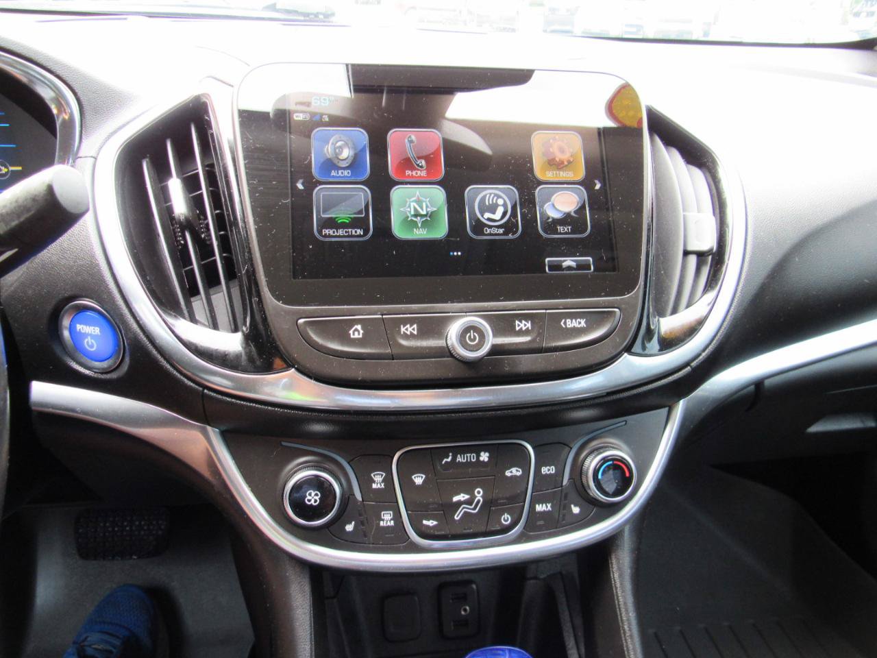 Used 2018 Chevrolet Volt Premier w/ Driver Confidence Package FWD image 25