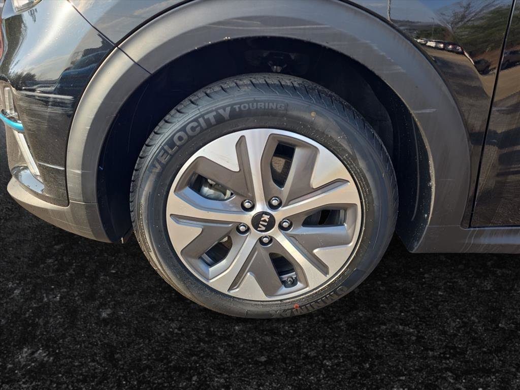 Used 2021 Kia Niro EX Premium w/ Cold Weather Package image 9