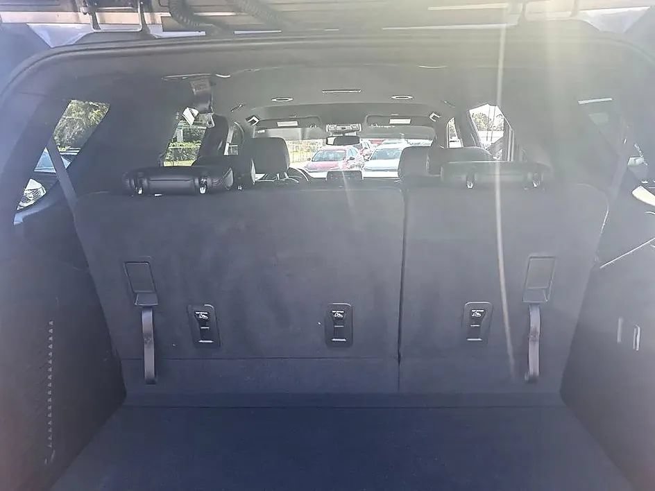 Used 2023 Chevrolet Tahoe LT RWD image 29