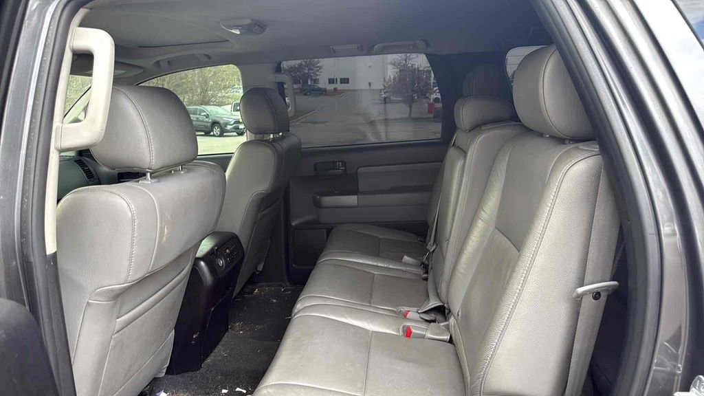 Used 2017 Toyota Sequoia SR5 w/ Premium Package image 11
