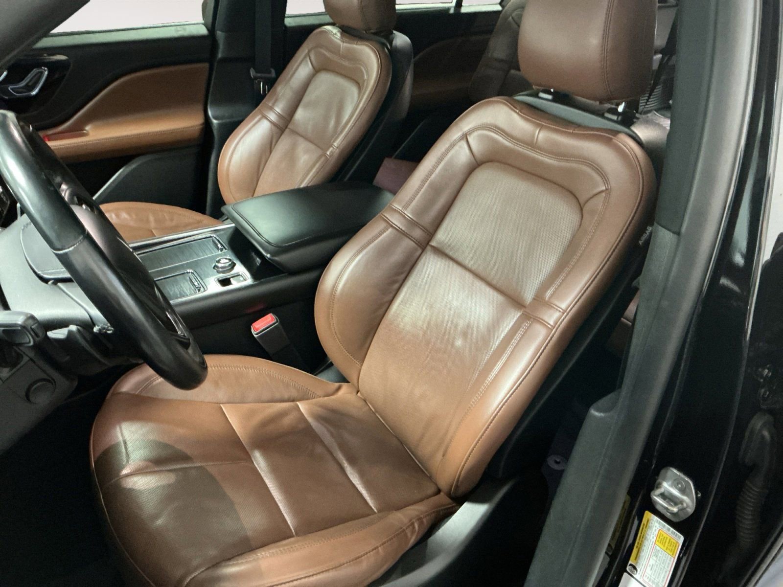 Certified 2023 Lincoln Aviator Reserve w/ Jet Appearance Package AWD/4WD image 9