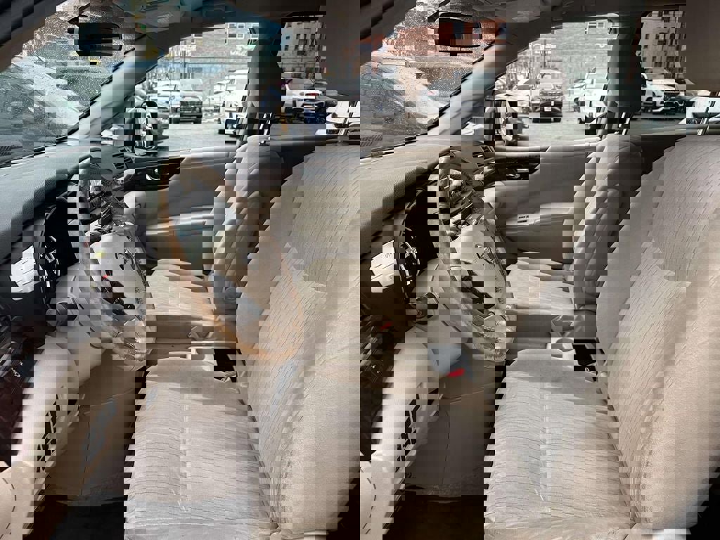 Used 2013 Nissan Quest SV image 19